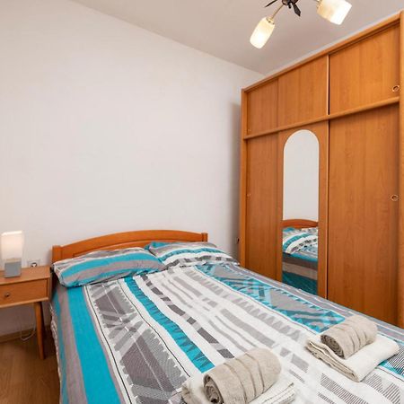 Cozy Apartment In Fazana With Kitchen Exterior photo