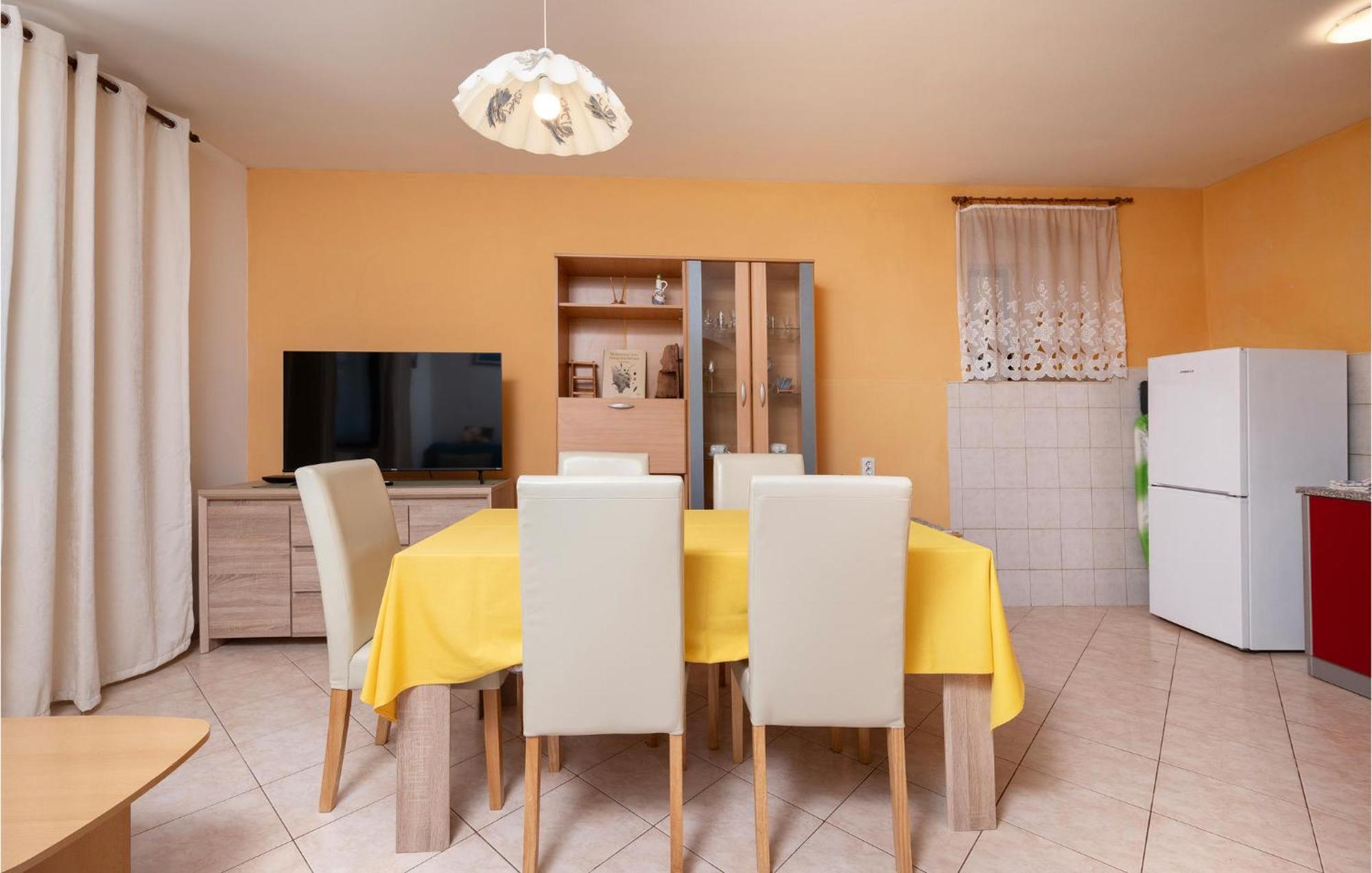 Cozy Apartment In Fazana With Kitchen Exterior photo